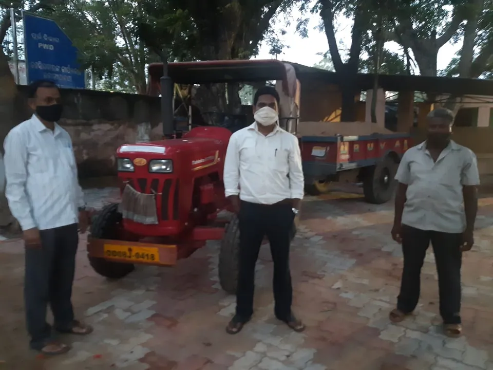  ଭବାନୀପାଟଣା : ବାଲି ଚୋରା ଚାଲାଣ ବେଳେ ପ୍ରଶାସନ ପକ୍ଷରୁ ଚଢ଼ାଉ 