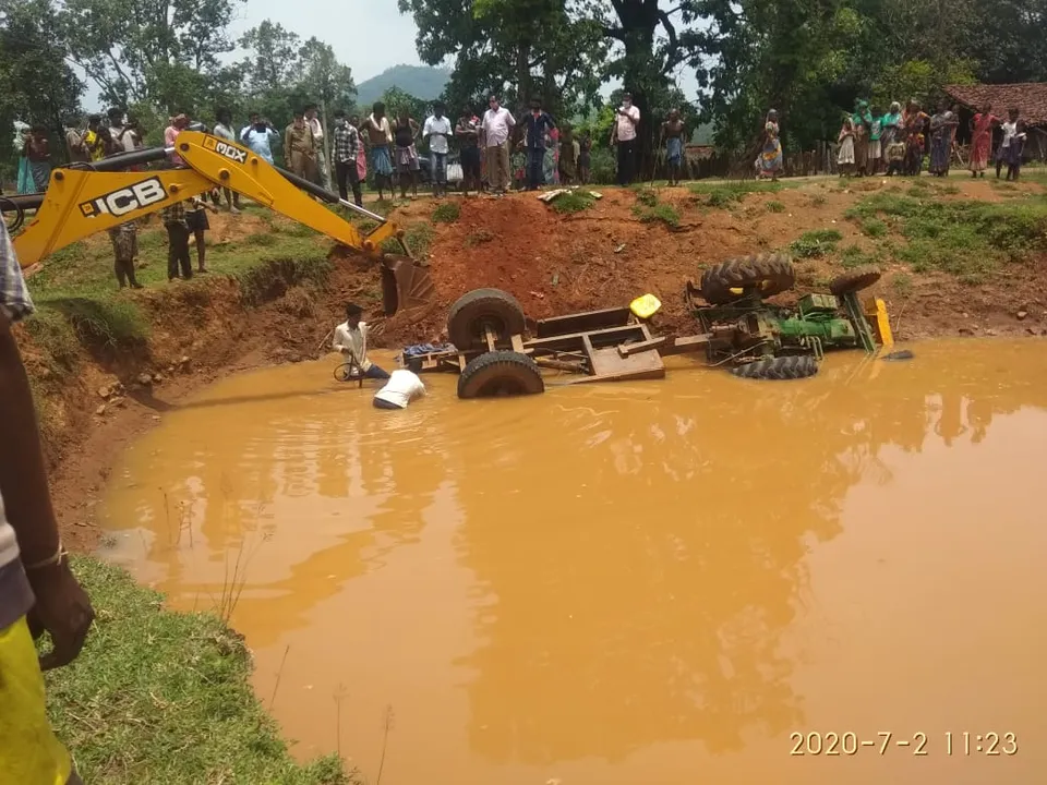  ପୋଖରୀ ଭିତରକୁ ଖସି ପଡ଼ିଲା ଟ୍ରାକ୍ଟର; ୩ମୃତ ଓ ୧୦ ଆହତ