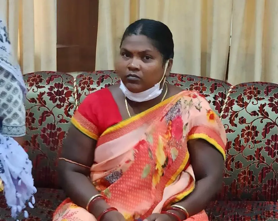  ଭିଜିଲାନ୍‌ସ ହାତରେ ଧରାପଡିଲେ ପଞ୍ଚାୟତର କାର୍ଯ୍ୟନିର୍ବାହୀ ଅଧିକାରୀ