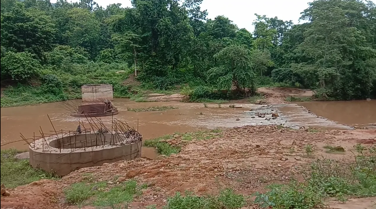  ଉର୍ଲାଦାନୀ ଲୁବେନ୍ ଗଡ ପ୍ରଧାନମନ୍ତ୍ରୀ ସଡକ ଅଧପନ୍ତରିଆ : ୧୫ଖଣ୍ଡ ଗ୍ରାମର ୫ ଶହ ୯୧ ପରିବାର ଭୋଗୁଛନ୍ତି ବର୍ଷ ତମାମ୍ ବିଛିନ୍ନ ଯନ୍ତ୍ରଣା