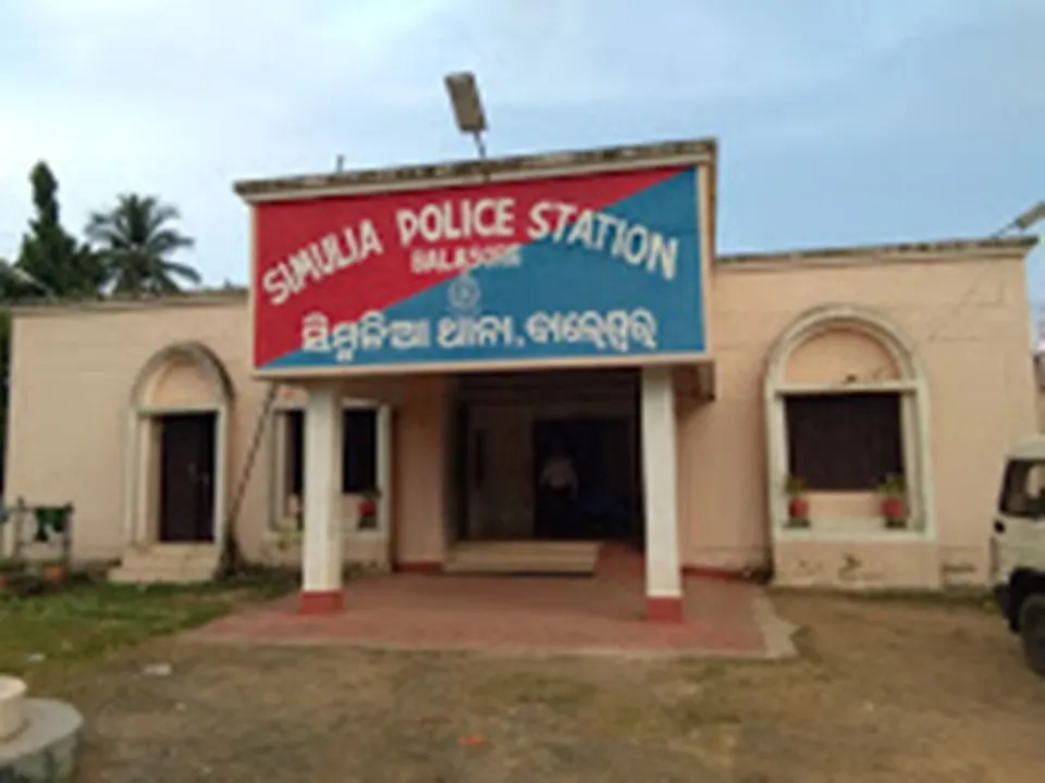  ବେଆଇନ୍ ଗୋଚାଲାଣ କରୁଥିବା ଅଭିଯୋଗରେ ଗୋରୁ ବୋଝେଇ କଣ୍ଟେନର୍ ଚାଳକ ଅଟକ, ୪୦ରୁ ଅଧିକ ଗୋରୁ ଉଦ୍ଧାର