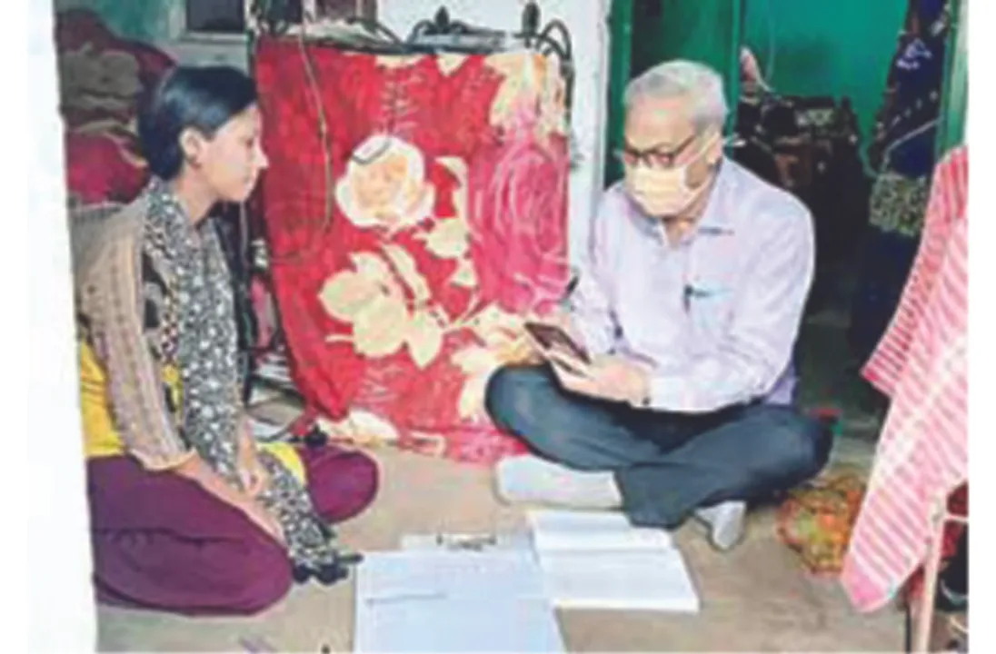  ଲକ୍‌ଡାଉନ୍ ବେଳେ ପରୀକ୍ଷାର୍ଥୀଙ୍କ ଘର ବୁଲିଲେ କୁଳପତି