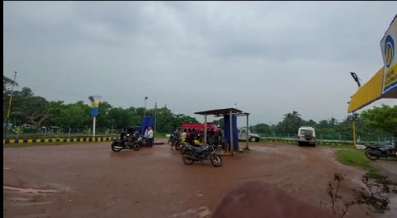  ବାଲେଶ୍ୱର: ପେଟ୍ରୋଲପମ୍ପରେ ଲୁଟ୍ ବେଳେ ୩ ଜଣଙ୍କୁ କାବୁ କଲା ପୁଲିସ
