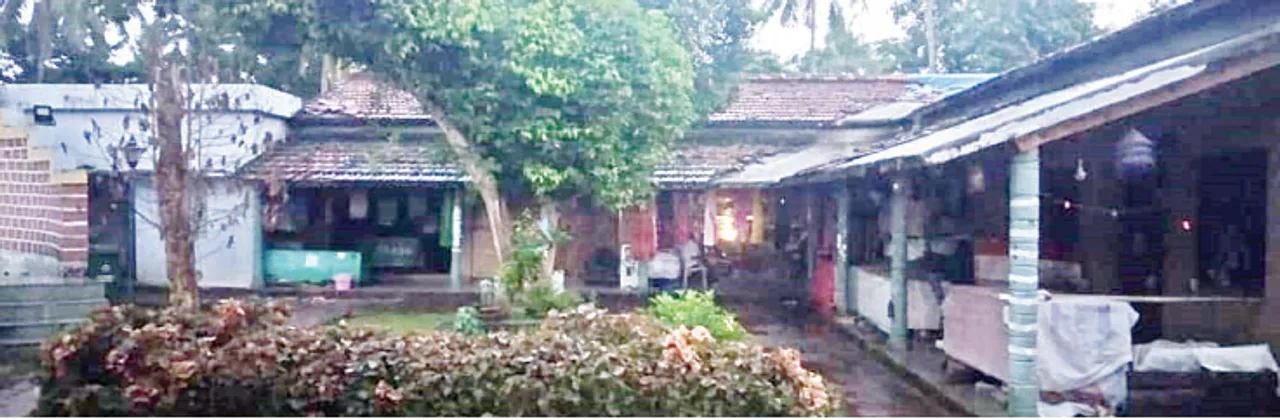  ଏକାମ୍ର ହାଟରେ ବିଦ୍ୟୁତ୍‌, ପାଣି ସଂଯୋଗ କାଟିଦେଲେ; ଅନ୍ଧାରରେ ହାଟ, ଶିଳ୍ପୀ କଲବଲ