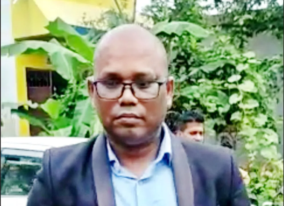  ଜେଲ୍‌ ଗଲା ନକଲି ନାବାର୍ଡ ନିର୍ଦ୍ଦେଶକ, କାର‌୍ ସମେତ ୨୦୦୦ ଟଙ୍କା ଜବତ