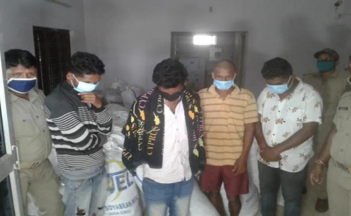  ୫୦ଲକ୍ଷର ଗଞ୍ଜେଇ ଚାଲାଣ ମାମଲା : ୮ଟି ବ୍ୟାଙ୍କ ଆକାଉଣ୍ଟ ସିଜ, କୋଟିରୁ ଅଧିକ ଟଙ୍କା ଫ୍ରିଜ