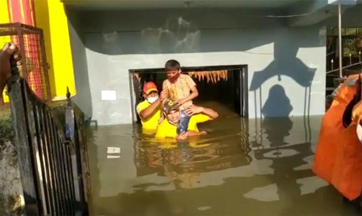  ସମ୍ବଲପୁରରେ ପାଣି କମୁଛି, ଦୁର୍ଦ୍ଦଶା ସରିନି ୧୬ ଆଶ୍ରୟସ୍ଥଳୀରେ ୩ ହଜାରରୁ ଅଧିକ ଲୋକ