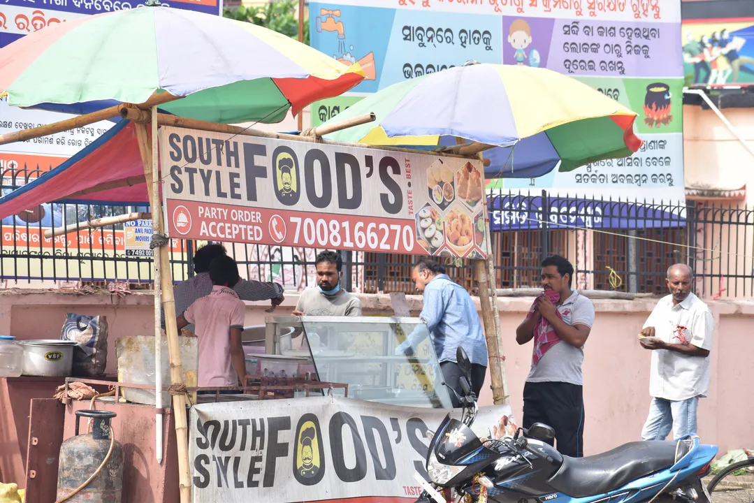  ରାସ୍ତାକଡ଼ ଦୋକାନୀ ସାବଧାନ : ଲୋକ ଖାଉଥିଲେ ସିଲ୍‌ ହେବ