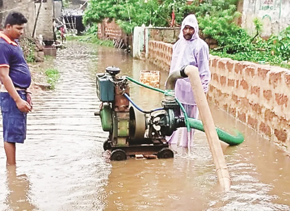  ଲଗାଣ ବର୍ଷାରେ ରାଜଧାନୀ ଭାସିଲା