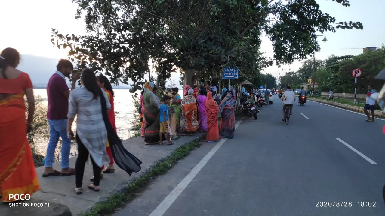  ପାଣି ଦେଖିବାକୁ ନଦୀକୂଳରେ ଭିଡ଼ ଘଟଣା: ଦ୍ବିତୀୟ ସେତୁ ଓ ରିଂ ରୋଡ୍‌ରେ ୧୪୪ ଧାରା ଜାରି