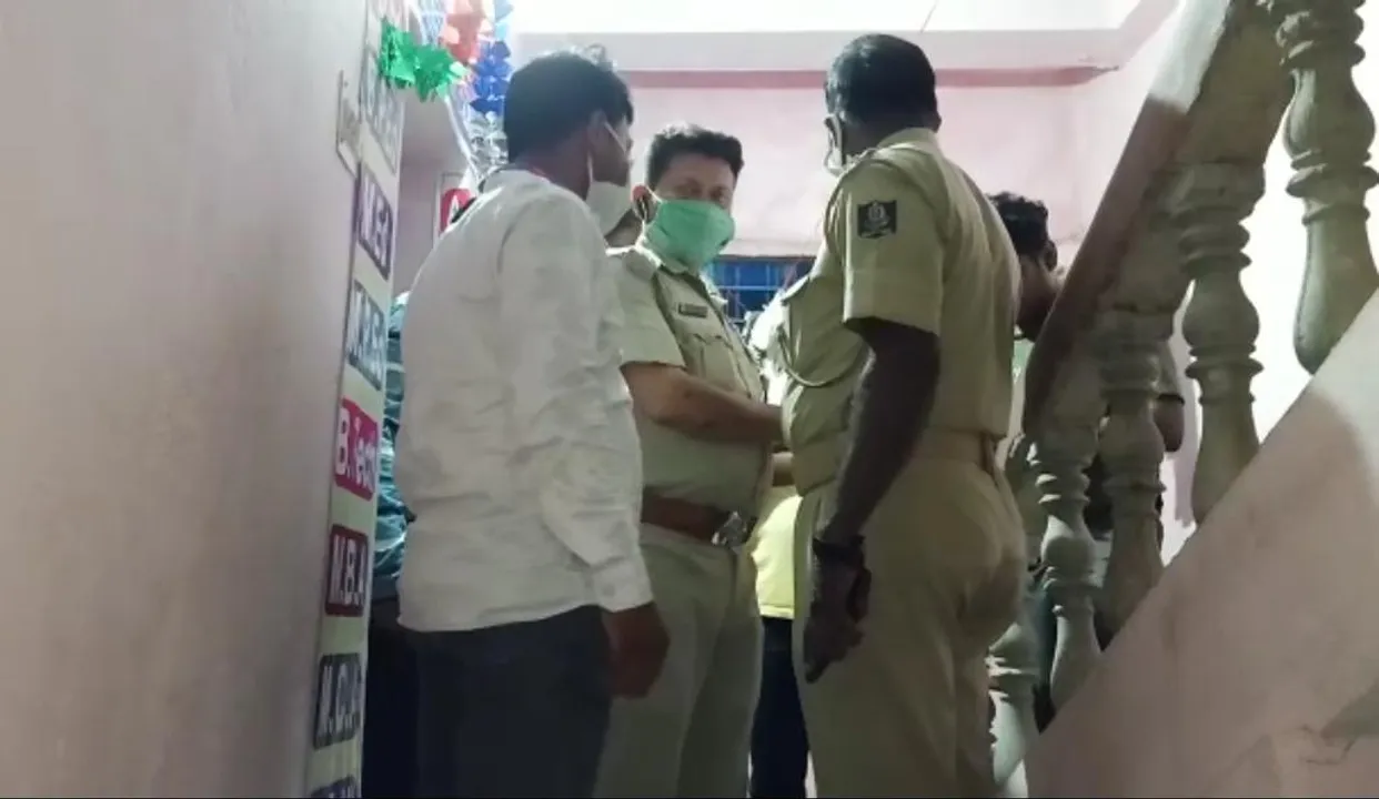  ସୁଇସାଇଡ୍‌ ନୋଟ୍‌ରେ ଛାତ୍ରୀ ଲେଖିଥିଲେ- ମୋତେ କ୍ଷମା କରିଦେବେ, ମୁଁ ତୁମ ଇଚ୍ଛା ପୂରଣ କରିପାରିଲିନି