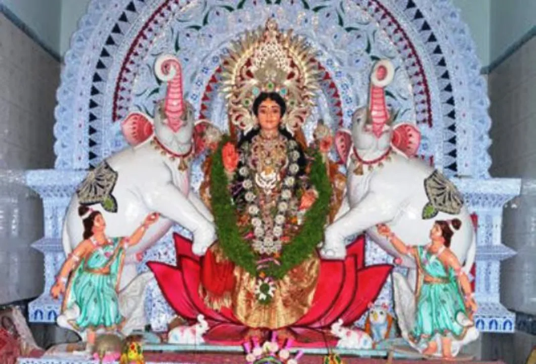  କେନ୍ଦ୍ରାପଡ଼ା: ପାରମ୍ପରିକ ଗଜଲକ୍ଷ୍ମୀ ପୂଜା ଅନୁମତି ଲୋଡ଼‌ିଲେ କମିଟି; ୯୦ ବର୍ଷର ପୂଜା ପରାମ୍ପରା ଭଙ୍ଗ ନ ହେଉ