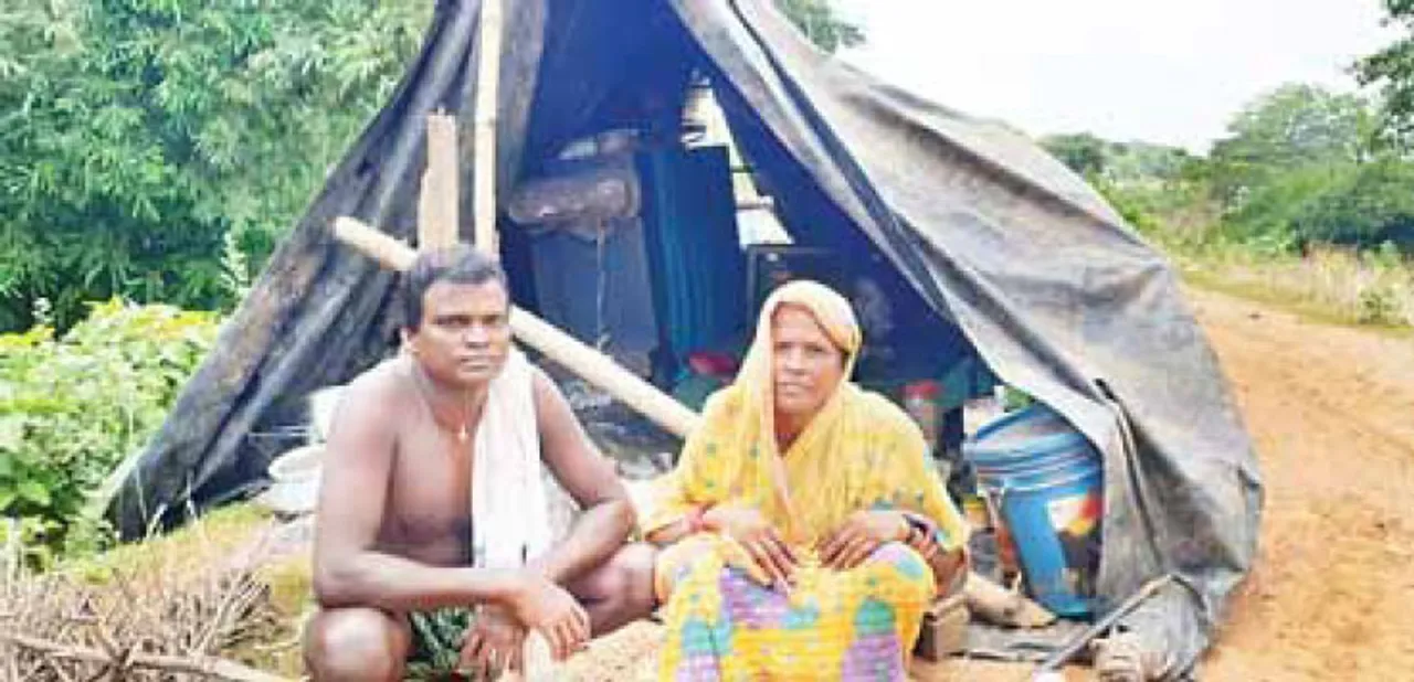  ଭୂଇଁରେ ଲୋଟିଛି ଗରିବଙ୍କ କୁଡ଼ିଆ, ବନ୍ୟା ଆସିଲେ ବନ୍ଧହୁଡ଼ା ଆଶ୍ରା