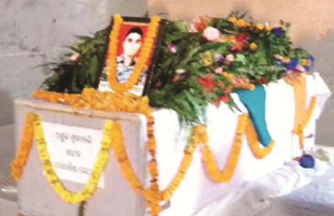  ଗାଁରେ ପହଂଚିଲା ମରଦେହ : ସହିଦଙ୍କୁ ଝୁରୁଛି ଜନ୍ମମାଟି, ଆଜି ରାଷ୍ଟ୍ରୀୟ ମର୍ଯ୍ୟାଦା ସହ ଶେଷକୃତ୍ୟ ସମ୍ପନ୍ନ