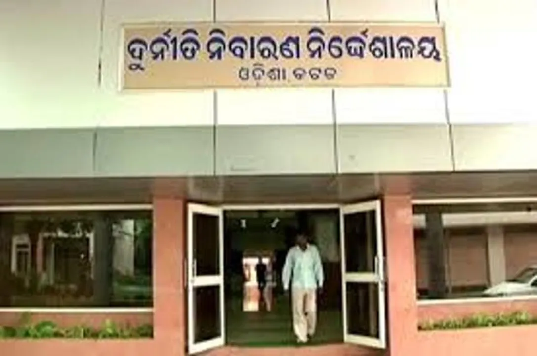  ଆୟ ବହିର୍ଭୂତ ସମତ୍ତି ଠୁଳ ଅଭିଯୋଗରେ ଫ୍ୟାକ୍ଟ୍ରିଜ୍ ଆଣ୍ଡ ବଏଲରସର ଉପ ନିର୍ଦେଶକଙ୍କ ସରକାରୀ କାର୍ଯ୍ୟଳୟ ସମେତ ୭ଟି ସ୍ଥାନରେ ଏକକାଳୀନ ଚଢ଼ଉ