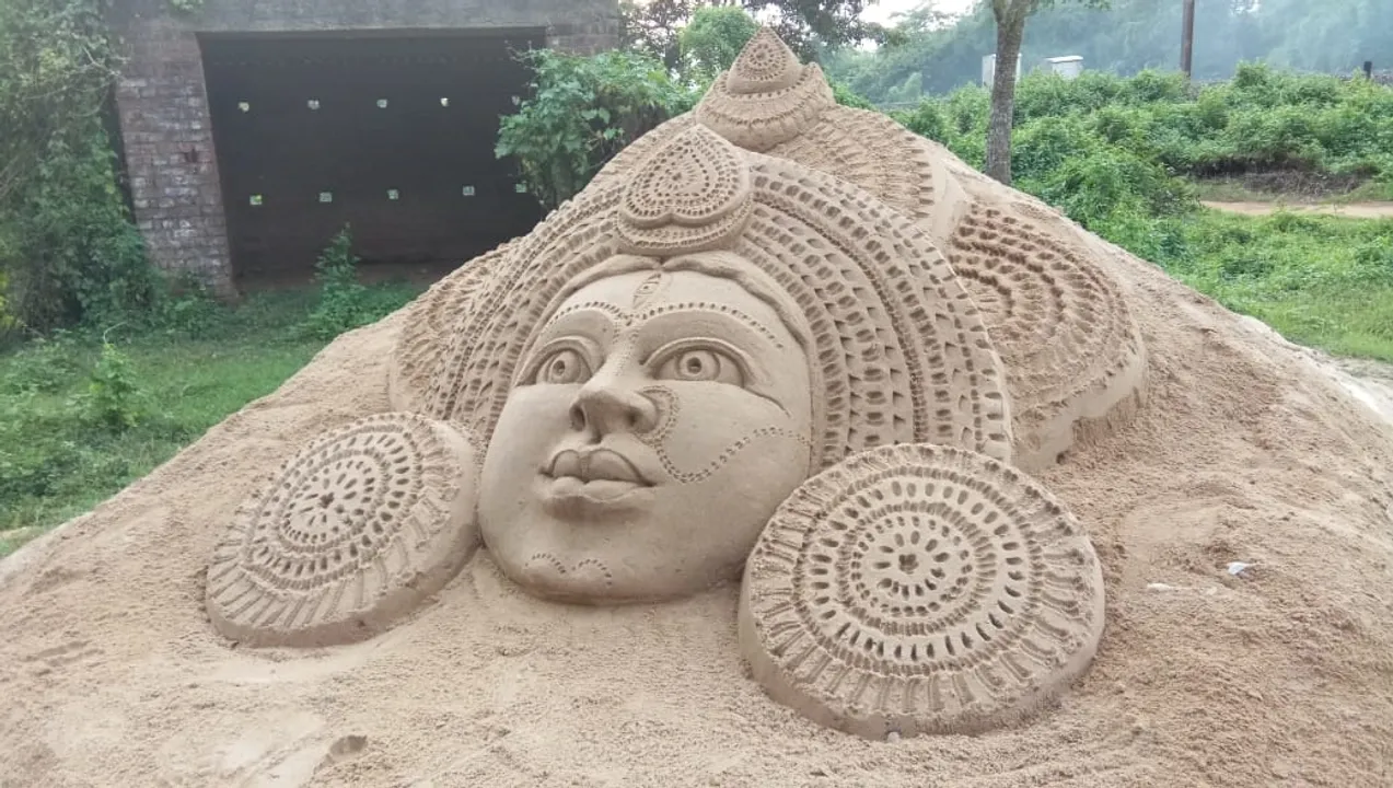  ଶିଳ୍ପୀ ଟୁନା ବେହେରାଙ୍କ ଦ୍ୱାରା ନିର୍ମିତ ବାଲୁକା କଳା। (ଫଟୋ: ମନୋଜ ବିଶ୍ୱାଳ, ବାଲେଶ୍ୱର)