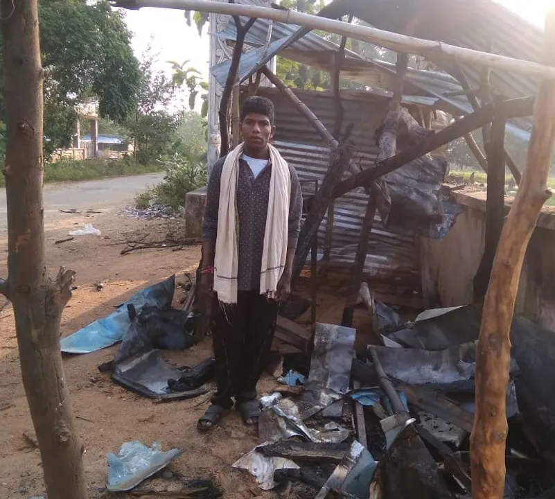  ବୀରମହାରାଜପୁର: ଚା’ ଦୋକାନରେ ଅଗ୍ନିକାଣ୍ଡ, ଆର୍ଥିକ ସହାୟତା ପାଇଁ ଦାବି