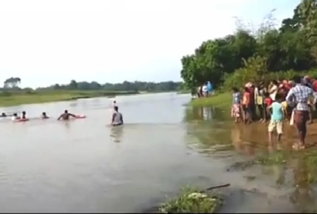 ସାଳନ୍ଦୀରେ ଗୋଡ଼ ଖସିଗଲା, ଯୁବକ ନିଖୋଜ