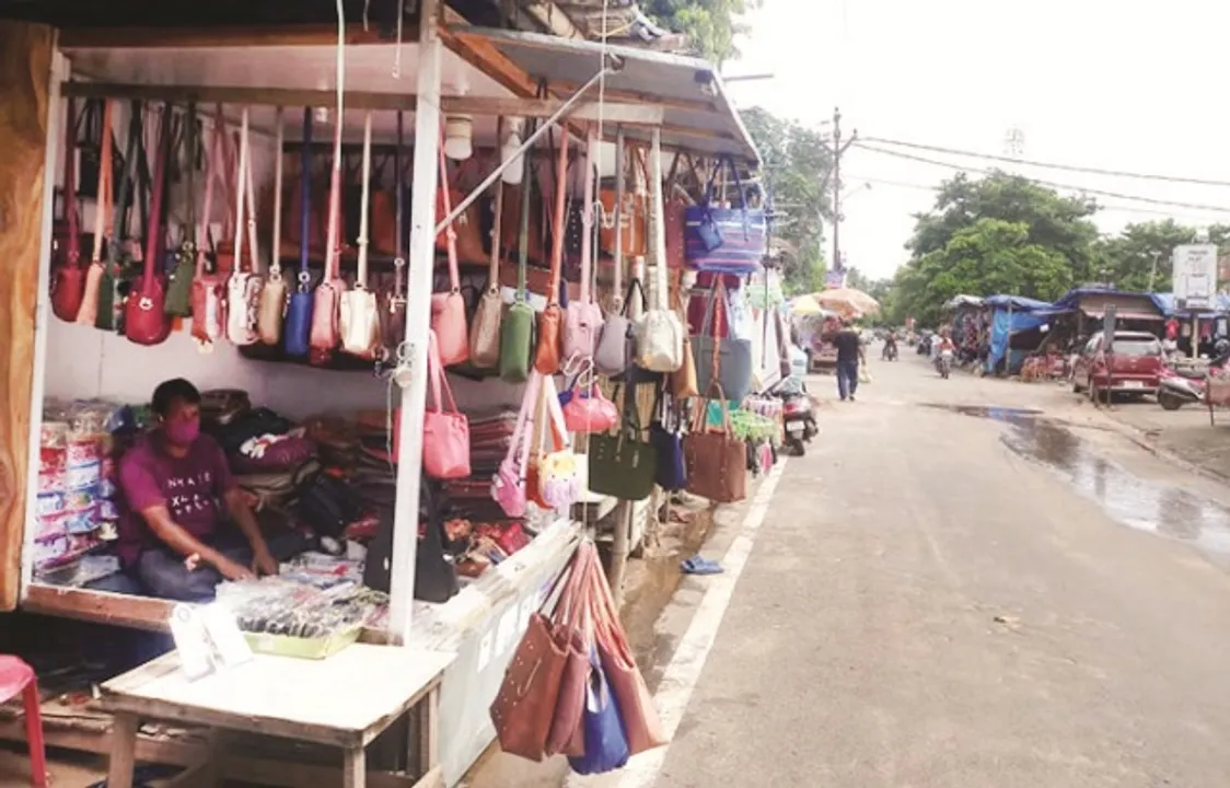  ମାର୍କେଟ୍‌ ବିଲ୍‌ଡିଂ ଶୂନ୍‌ଶାନ୍‌ : ମୂଳଧନ ବସି ଖାଉଛୁ, ମହାଜନ ପଇସା ବଢ଼ି ଚାଲିଛି