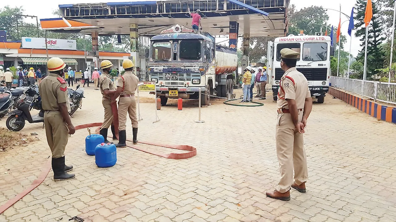  ପେଟ୍ରୋଲ ପମ୍ପରେ ଗ୍ୟାସ ବିସ୍ଫୋରଣ ଘଟଣା : ୩୦ ଘଣ୍ଟାର ଅପରେସନ୍