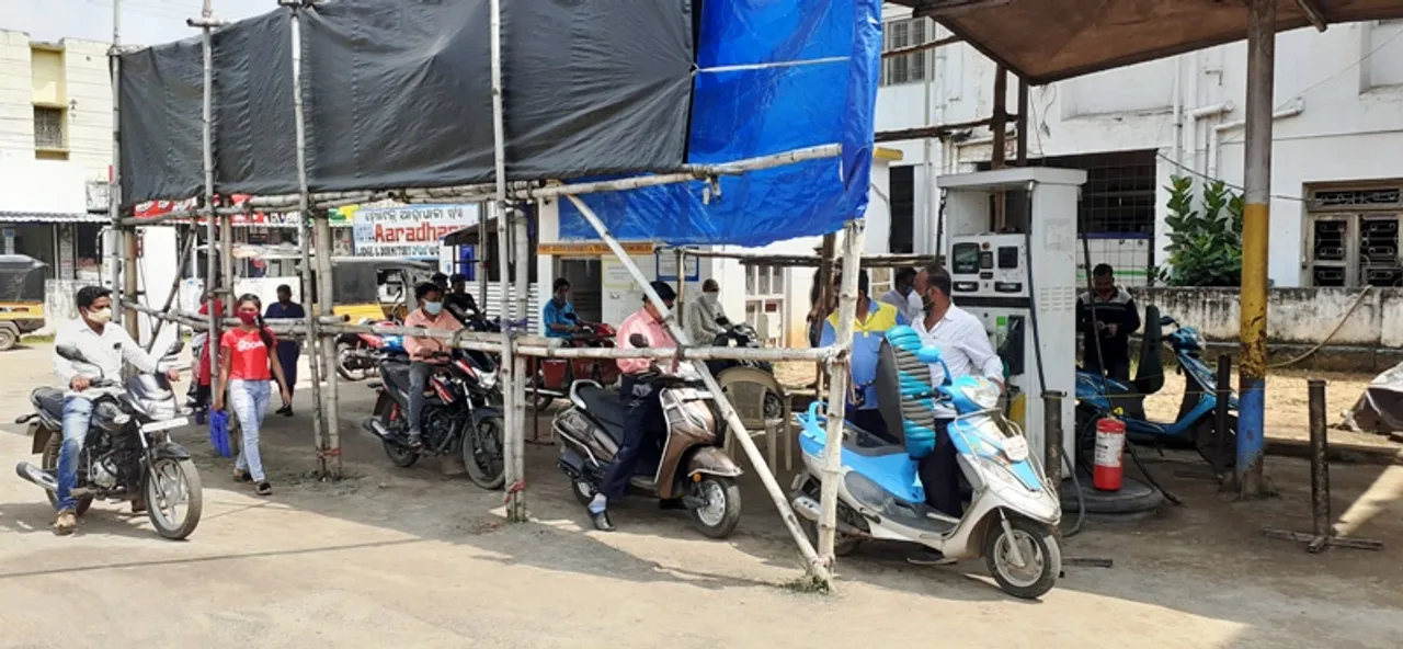  ପେଟ୍ରୋଲ ପମ୍ପ ସୁରକ୍ଷାକୁ ଅଣଦେଖା: ଦେଢ଼ ବର୍ଷ ହେଲା ହୋଇନି ଅଗ୍ନି ନିରାପତ୍ତା ଯାଞ୍ଚ, ଖାଲି ପଡିଛି ୭ ଫାୟାରମ୍ୟାନ୍, ୨ ଅଧିକାରୀ ପଦବି