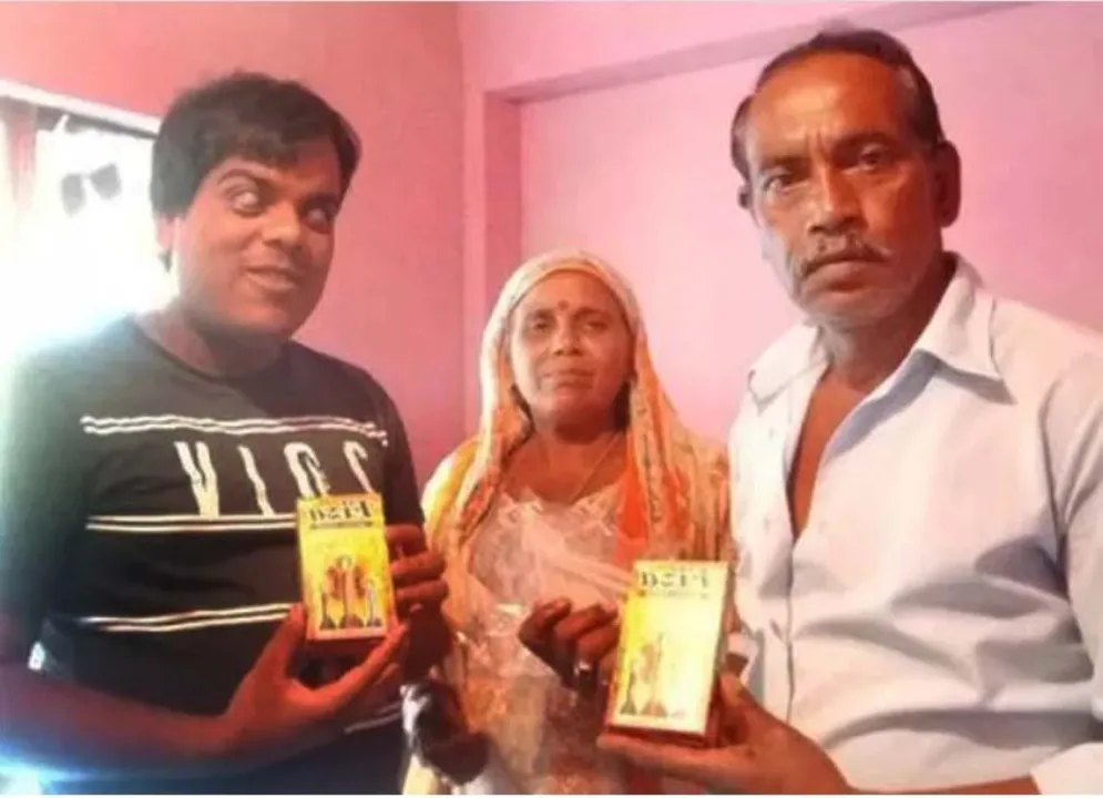 କରୋନା ଛଡେଇ ନେଲା ରୋଜଗାର; ନେତ୍ରହୀନ ପୁଅ ମହମତୀ ତିଆରି କରି ଘରର ଖର୍ଚ୍ଚ ଉଠାଇଲେ