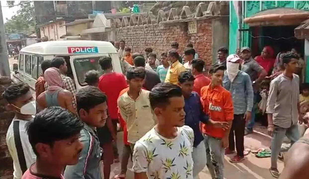  ଭିଡିଓ ଦେଖନ୍ତୁ: ଭଦ୍ରକରେ ସାମ୍ବାଦିକଙ୍କ କ୍ୟାମେରା ଛଡାଇ ନେଲେ ଜର୍ଦ୍ଦା ମାଫିଆ, ପୁଲିସକୁ ମଧ୍ୟ ଭୟ ନାହିଁ
