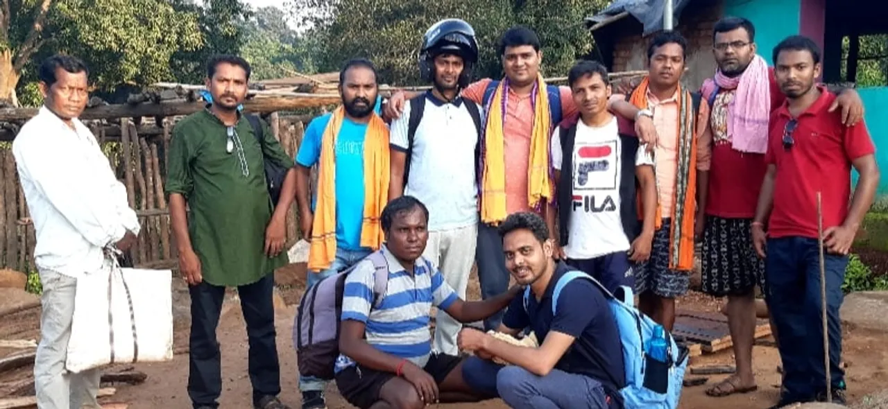  ଅପହଞ୍ଚ ଇଲାକାରେ ଯୁବଲେଖକଙ୍କ ଅନ୍ୱେଷା କାର୍ଯ୍ୟକ୍ରମ, ପାହାଡ଼ି ରାସ୍ତାରେ ଚାଲିଲେ ୩୦ କିଲୋମିଟର