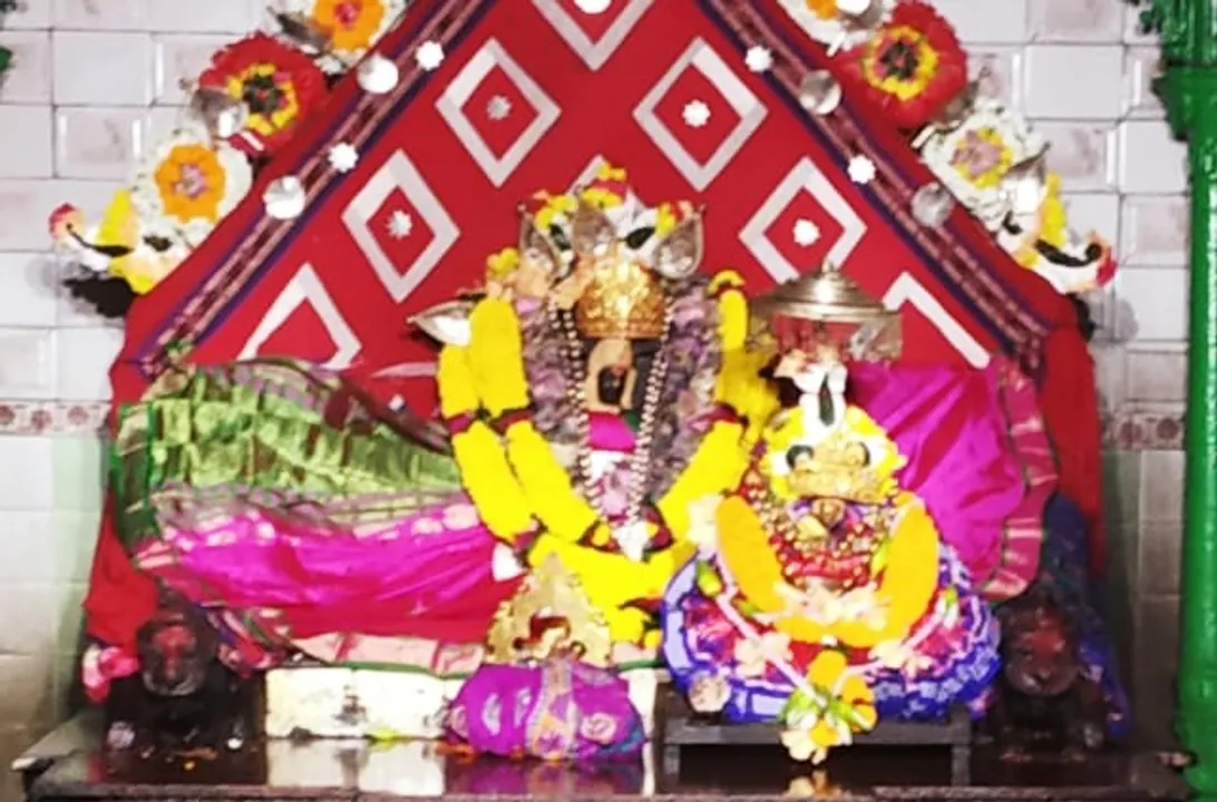  ମା ଶାରଳାଙ୍କ ପୀଠରେ ଦଶମୀ ପୂଜା। (ଫଟୋ: ସୋମନାଥ, ଜଗତସିଂହପୁର ଟାଉନ୍‌)
