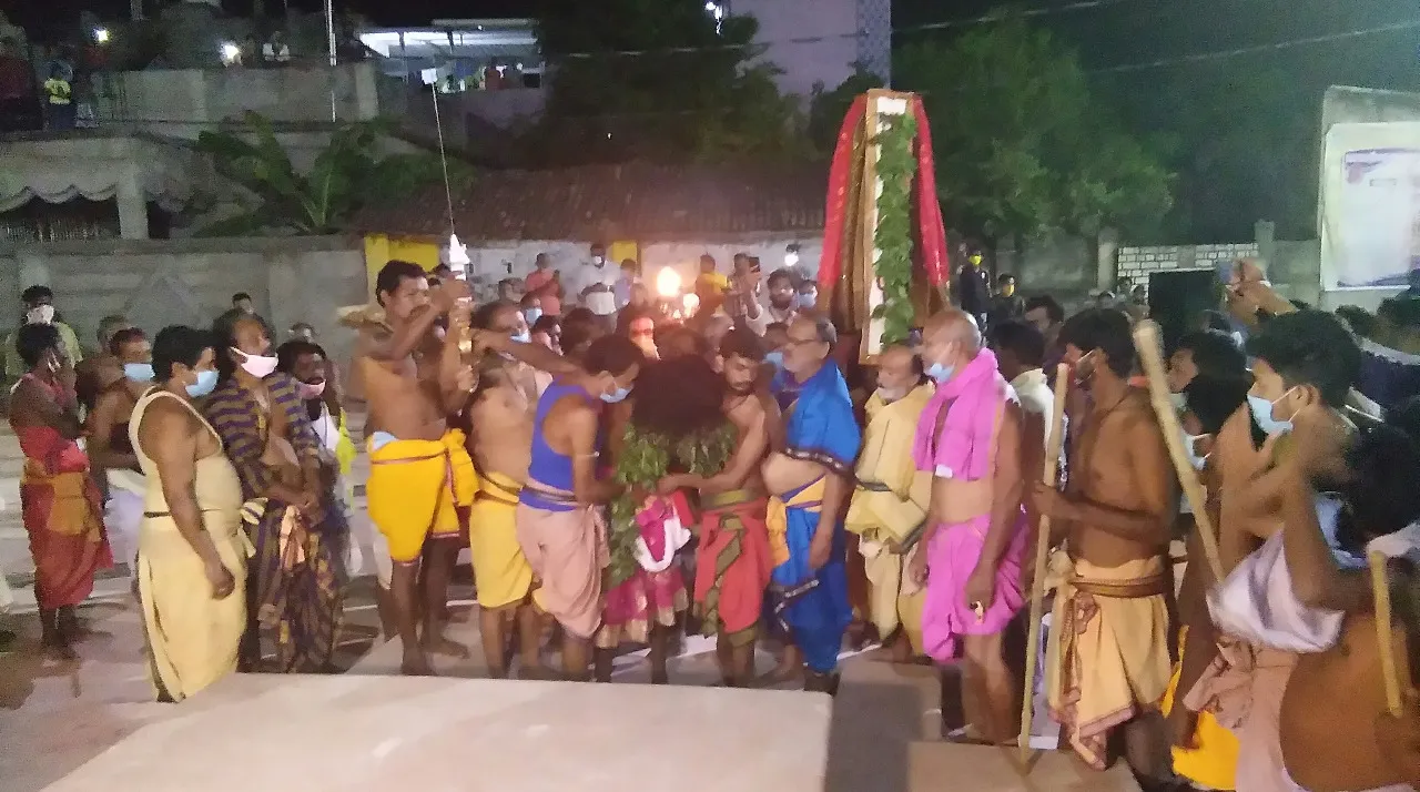  ପାଟଣାଗଡ଼ର ପ୍ରସିଦ୍ଧ ବଏଲ ଯାତ୍ରା: ମାଁ ଦଶମତୀଙ୍କୁ ଭେଟିଲେ ମାଁ ପାଟଣେଶ୍ୱରୀ