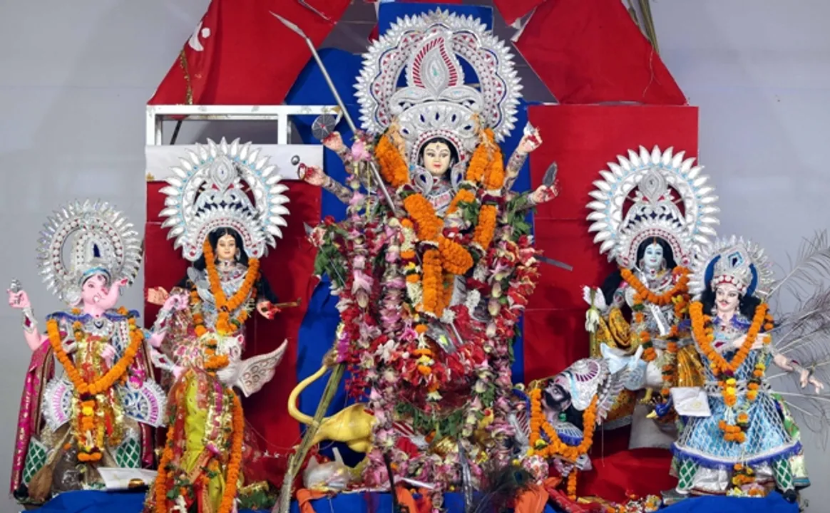  କରୋନା ପକାଇଛି କଟକଣାର ବାଡ଼ : ୧୦୦ କୋଟିର ପୂଜା ୧୦ କୋଟିରେ
