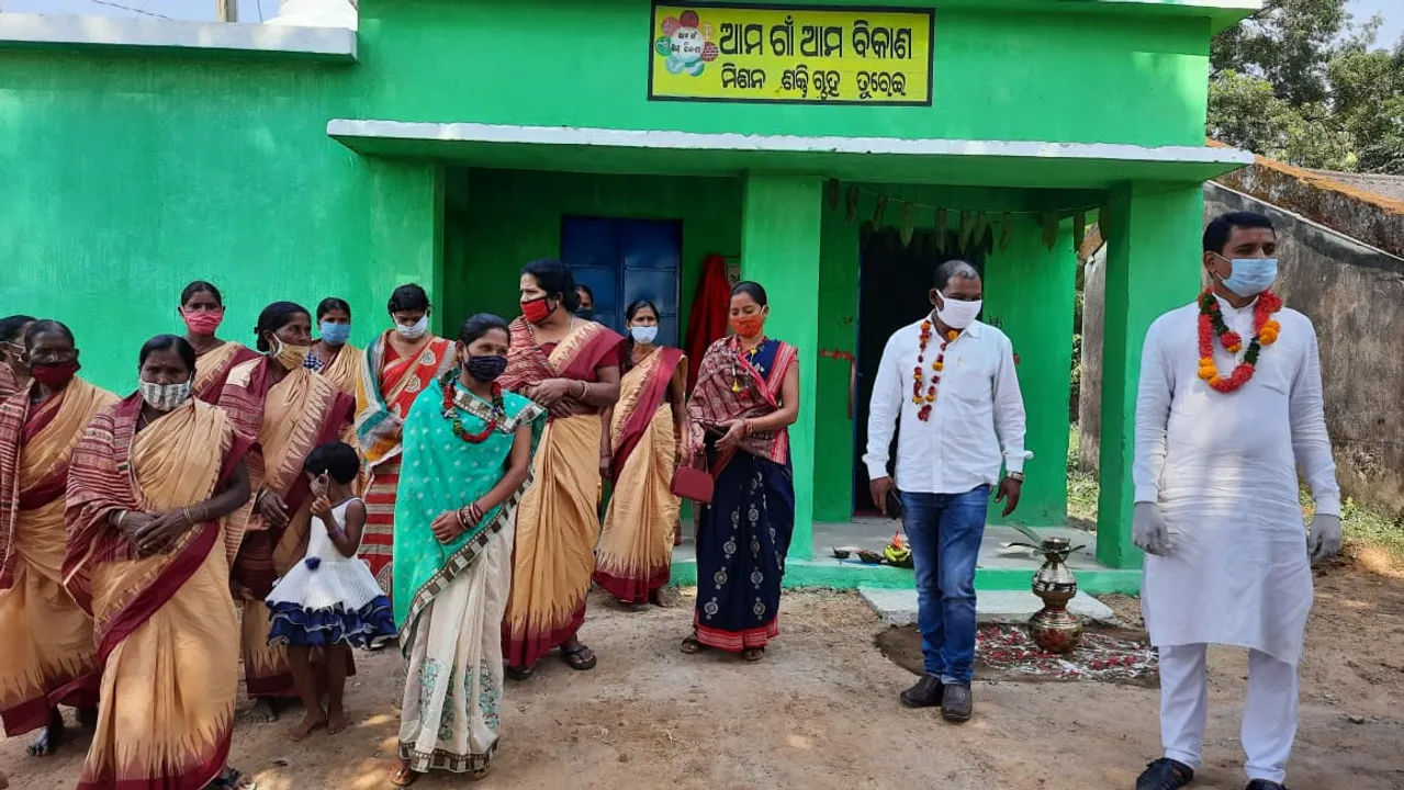  କୁଚିଣ୍ଡା ବାମରା ବ୍ଳକ ତୁରେଇ ମିଶନଶକ୍ତି ଗୃହ ଉଦଘାଟନ ଉତ୍ସବରେ କୁଚିଣ୍ଡା ବିଧାୟକ କିଶୋର ନାୟକ।