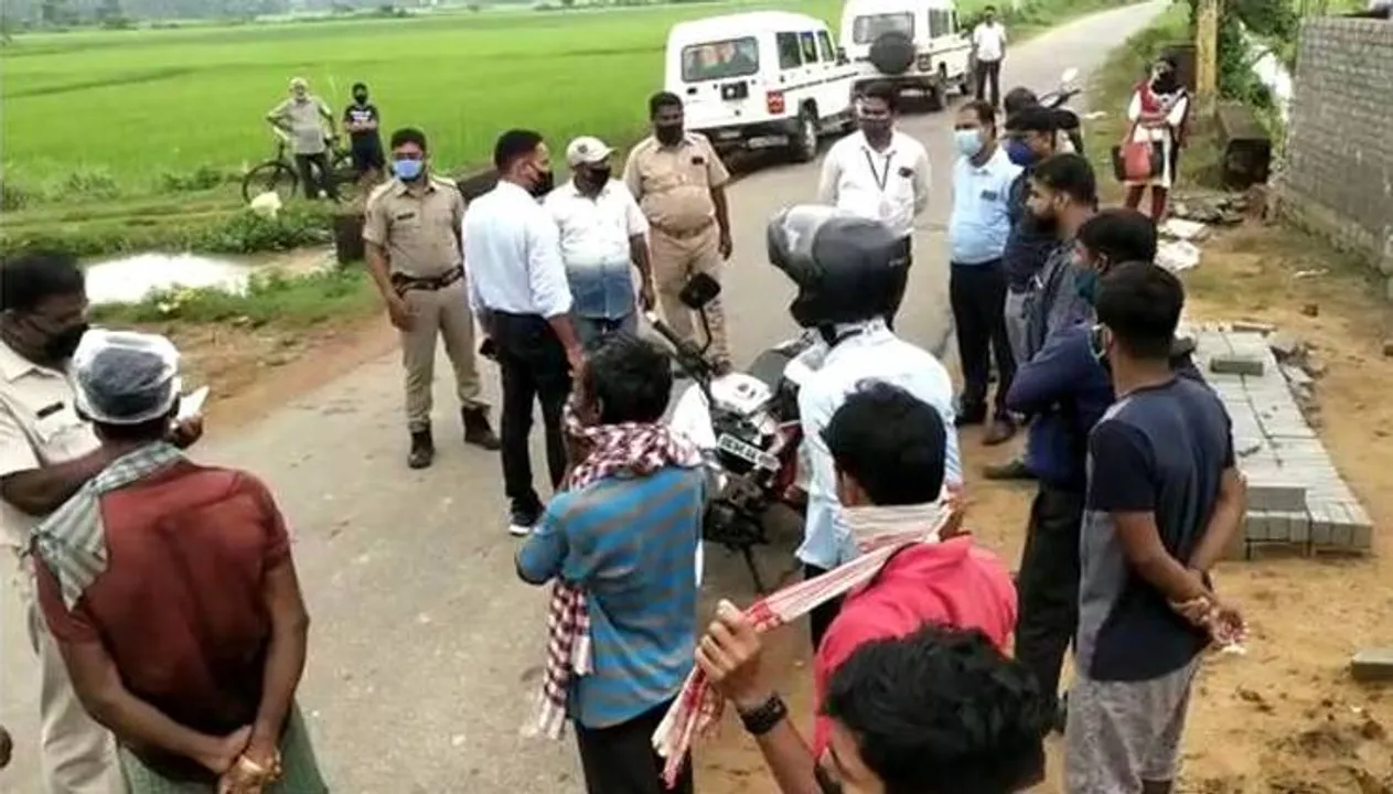  ପୁଣି ମାତିଲେ ଲୁଟେରା: ଯୁବତୀଙ୍କ ଠାରୁ ସୁନା ଚେନ୍‌ ଝାମ୍ପିଲେ, ଏଜେଣ୍ଟଙ୍କ ଠାରୁ ବନ୍ଧୁକ ମୁନରେ ନେଇଗଲେ ଲକ୍ଷାଧିକ ଟଙ୍କା