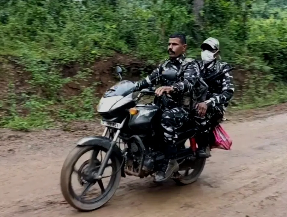  କନ୍ଧମାଳରେ ପୁଲିସ-ମାଓବାଦୀ ଗୁଳି ବିନିମୟ ଜାରି; ପଛକୁ ହଟୁ ନାହାନ୍ତି ମାଓ କ୍ୟାଡର୍