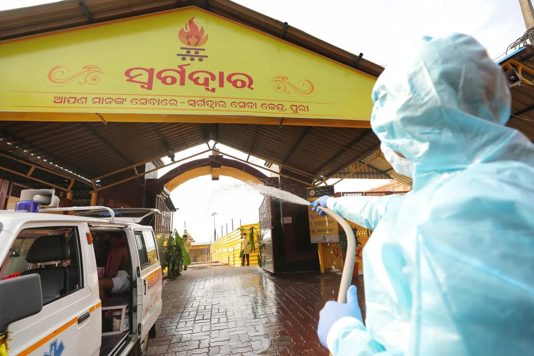  ଫଟୋ ଦେଖି ଜାଣନ୍ତୁ ପୁରୀ ସ୍ୱର୍ଗଦ୍ୱାରରେ ଶବଦାହ ପାଇଁ ହୋଇଥିବା ସୁବ୍ୟବସ୍ଥା