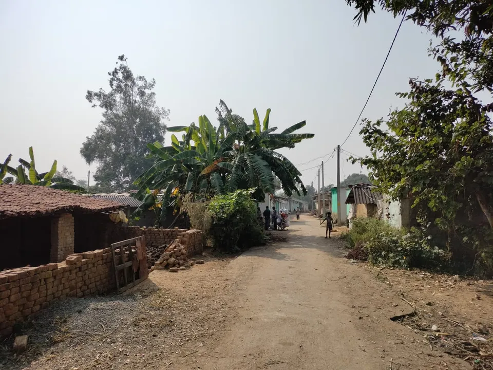  ସମ୍ବଲପୁର ସହର ଉପକଣ୍ଠରେ ମରୁଭୂମିର ଜଳକଷ୍ଟ,  ପାଣି ନାହିଁ ବୋଲି ଗାଁକୁ ବନ୍ଧୁବାନ୍ଧବ ମନା!