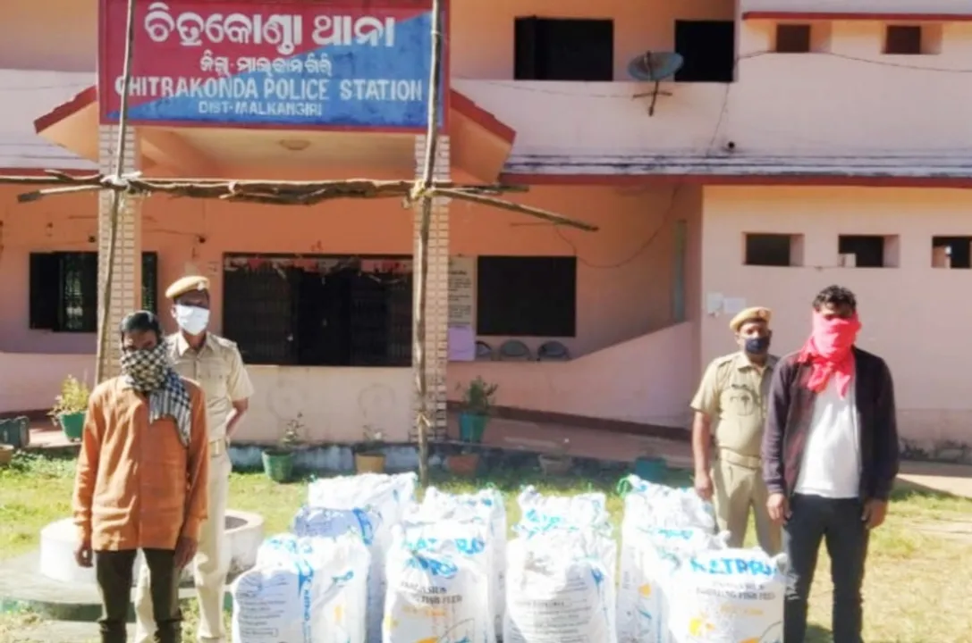 ଉତ୍ତରପ୍ରଦେଶକୁ ଚାଲାଣ ଉଦ୍ୟମ ବିଫଳ: ୨୦ ଲକ୍ଷ ଟଙ୍କାର ଗଂଜେଇ ଜବତ, ୨ ଗିରଫ