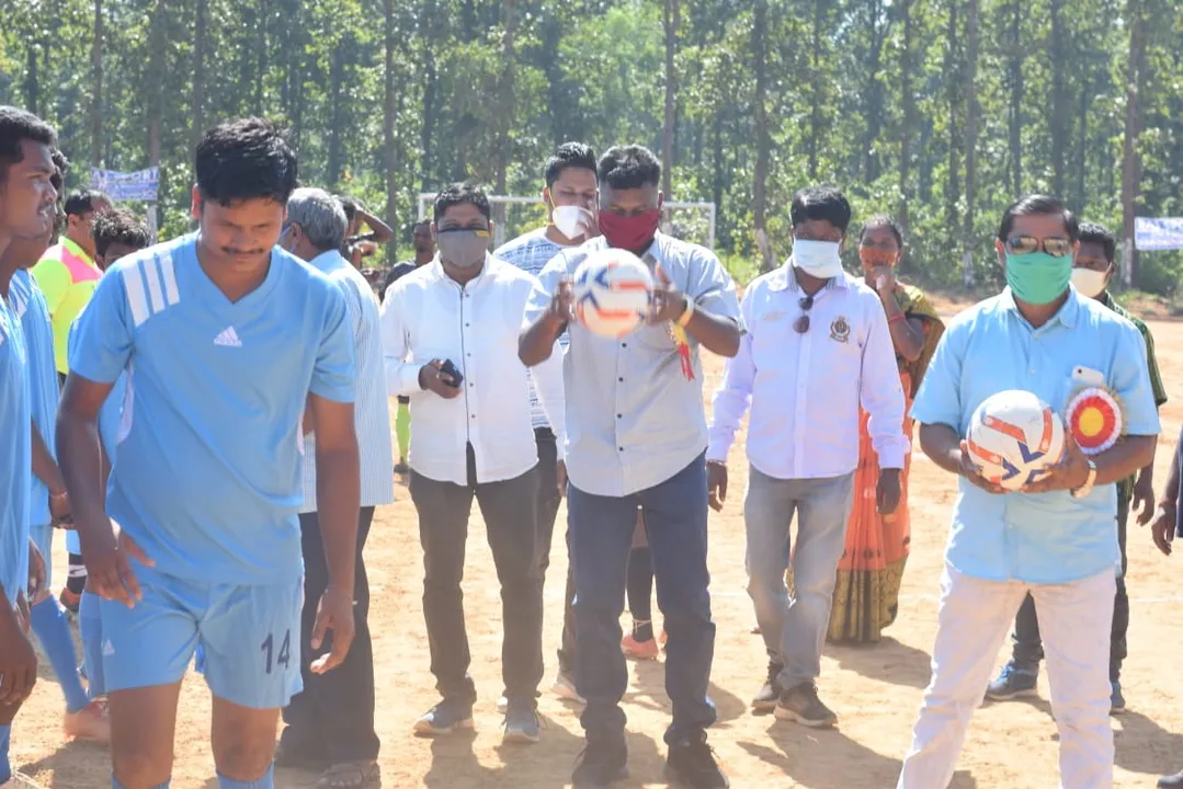  ସୁନ୍ଦରଗଡ଼: ସେବତୀବାହାଲରେ ଫୁଟବଲ ପ୍ରତିଯୋଗିତା ଉଦଘାଟିତ