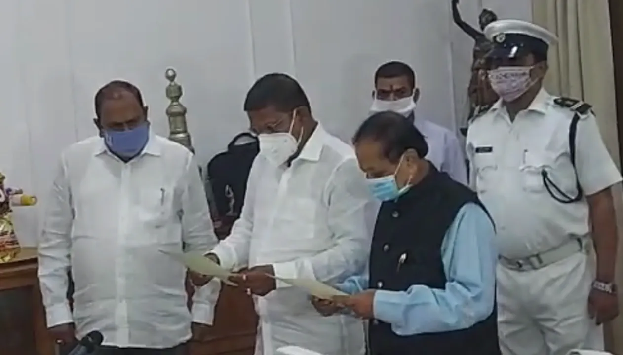  ଶପଥ ନେଲେ ଦୁଇ ନବନିର୍ବାଚିତ ବିଧାୟକ ସ୍ୱରୂପ ଦାସ ଓ ବିଜୟ ଶଙ୍କର ଦାସ