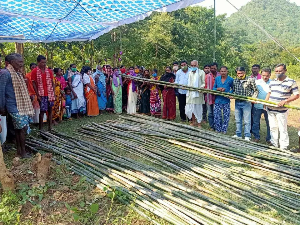  ଜୁନାଗଡ଼ ବ୍ଲକ୍‌ରେ ଜଙ୍ଗଲ ଅଧିକାର ସାବ୍ୟସ୍ତ କଲେ ଗ୍ରାମବାସୀ,  ଗ୍ରାମ ଜଙ୍ଗଲ କମିଟି ଦ୍ୱାରା ଗୋଷ୍ଠୀ ଜଙ୍ଗଲର ବାଉଁଶ ବିକ୍ରି ଶୁଭାରମ୍ଭ