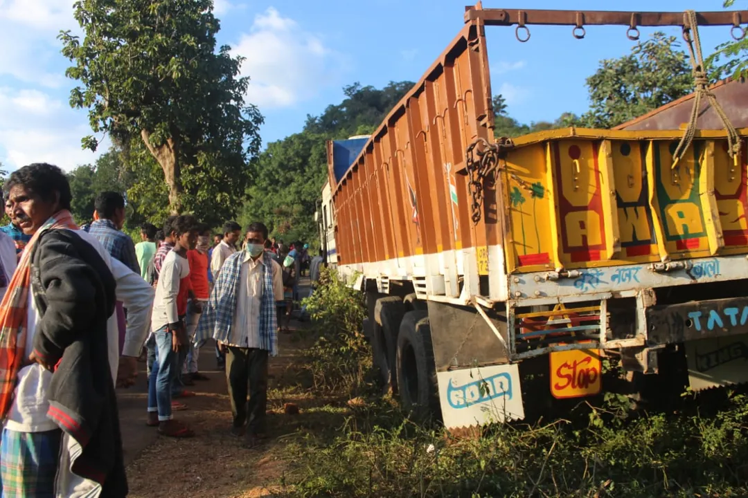  ଟ୍ରକ୍‌ ଧକ୍କାରେ ବୃଦ୍ଧଙ୍କ ମୃତ୍ୟୁ, ଶବରଖି ଗ୍ରାମବାସୀଙ୍କ ରାସ୍ତାରୋକ