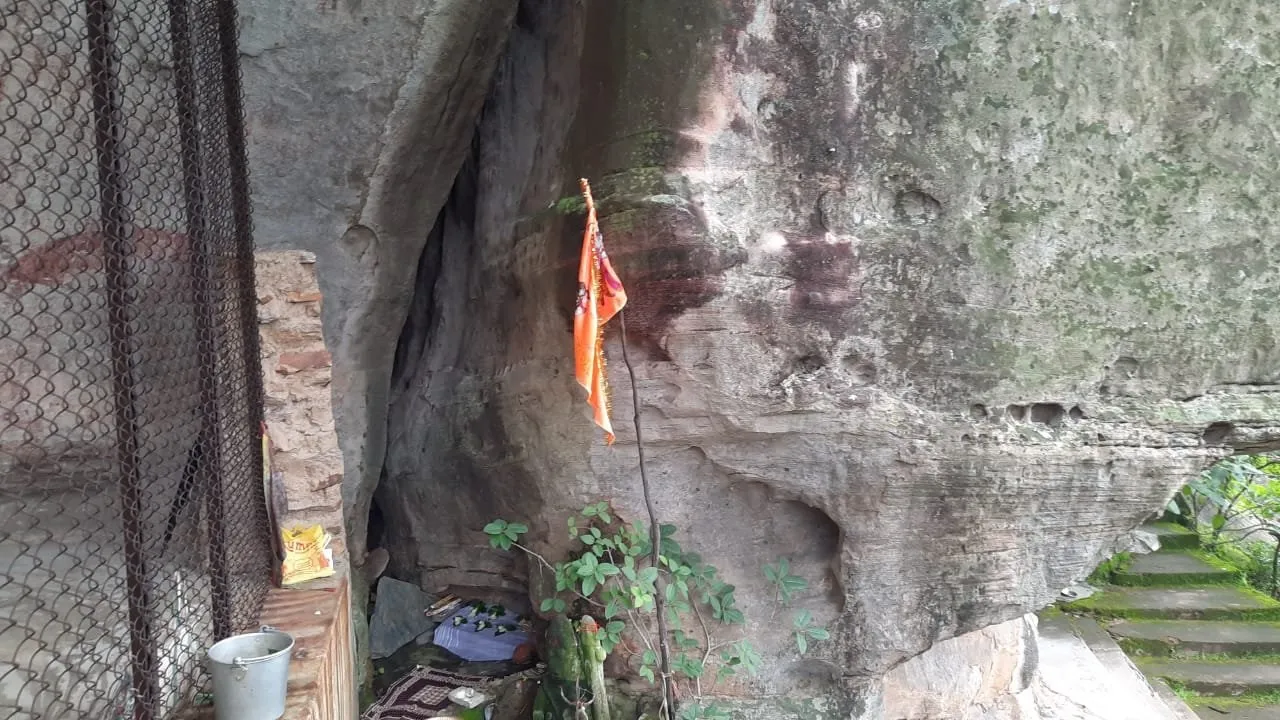  ଲୁପ୍ତ ହେବାକୁ ବସିଛି ଉଷାକୋଠି ପ୍ରାଚୀନ ଶିଳାଲେଖ