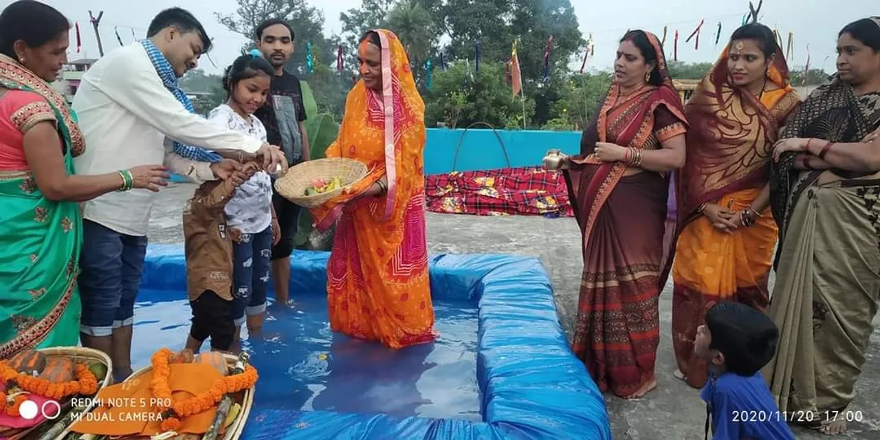  କୁତ୍ରା : ପଲିଥିନ୍‌ ଜଳାଶୟରେ ଛଟ୍‌ ପର୍ବ 