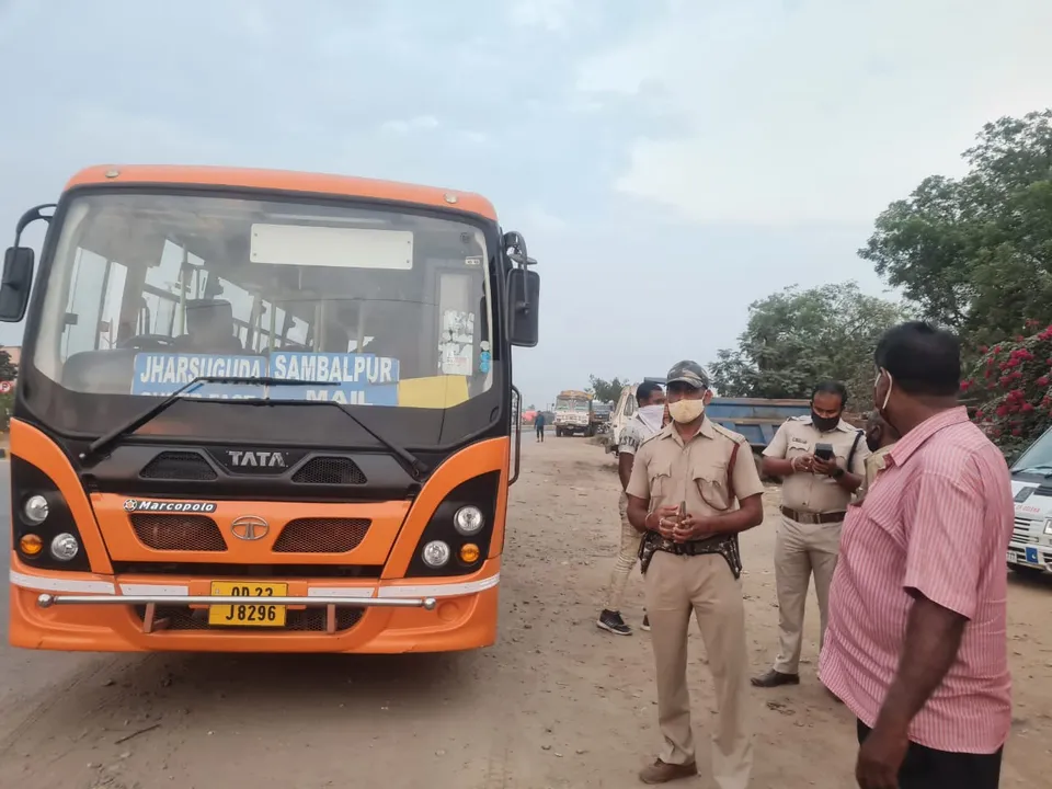  ‘ସମ୍ବାଦ ପ୍ରଭାବ’: ଯାତ୍ରୀଙ୍କୁ ଭଡ଼ା ଶୋଷଣ, ୬ ବସ୍‌କୁ ୭୦ ହଜାର ଜରିମାନା
