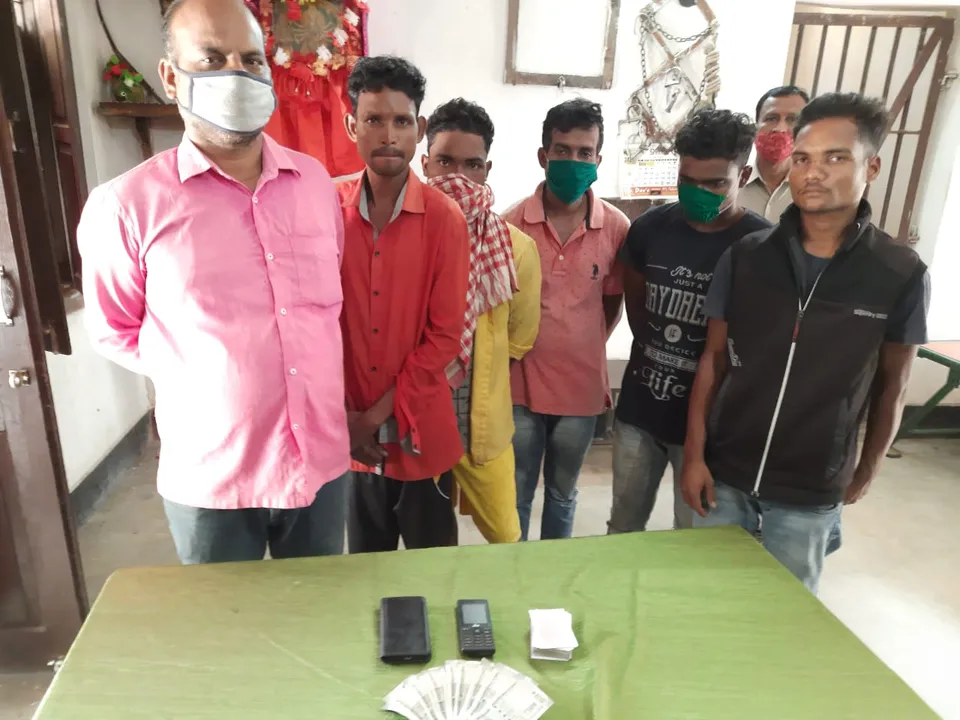  ୬ ଜୁଆଡ଼ି ଗିରଫ : ବୋଲେରୋ ସହ ୫,୬୬୦ ଟଙ୍କା ଓ ମୋବାଇଲ ଜବତ