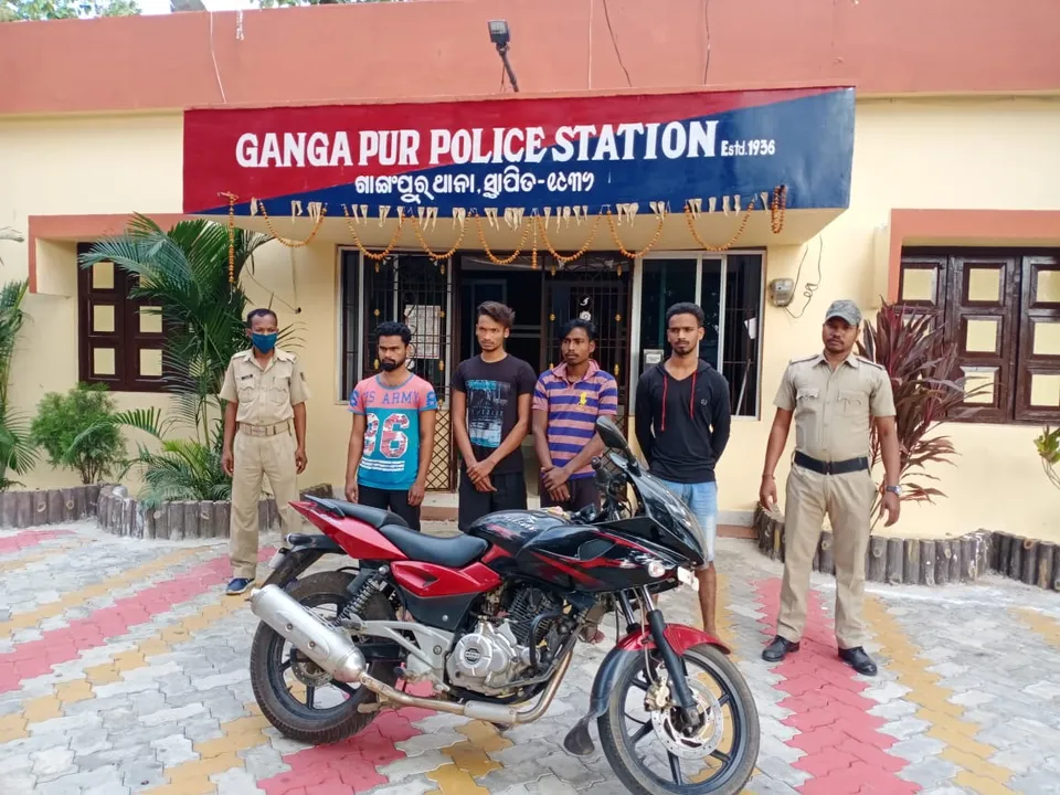  ବେଲଗୁଣ୍ଠା: ଉଦ୍ଧାର ହେଲା ଚୋରି ହୋଇଥିବା ପଲ୍‌ସର୍‌ ଗାଡ଼ି, ୪ ଗିରଫ
