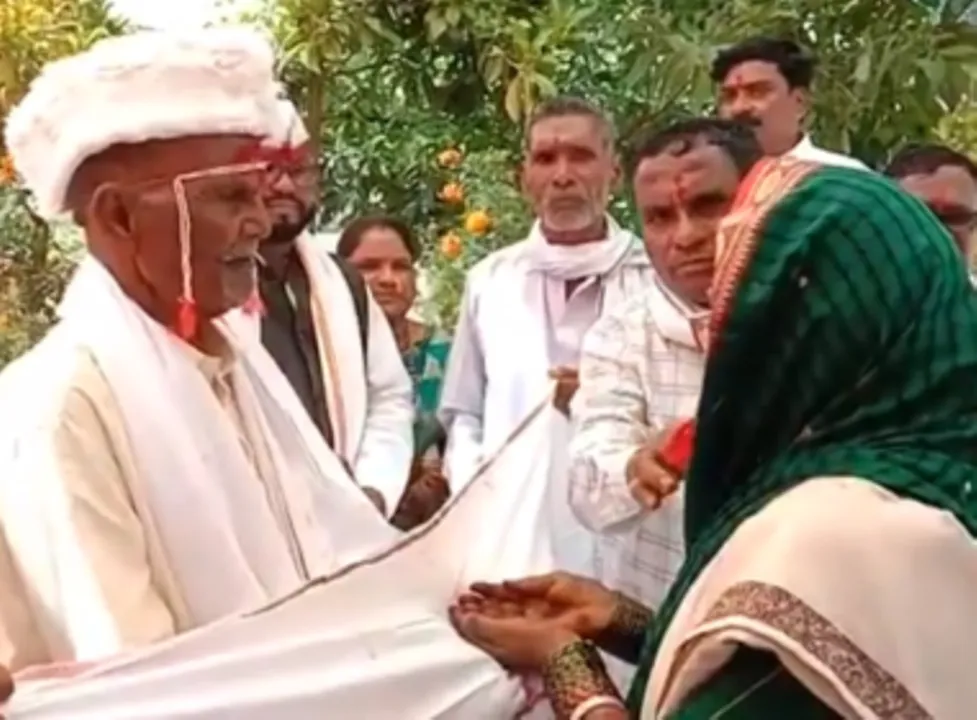  ଏହି କାରଣରୁ ୬୫ବର୍ଷ ପରେ ଦ୍ବିତୀୟ ଥର ବିବାହ କଲେ ବୃଦ୍ଧ ଦମ୍ପତି