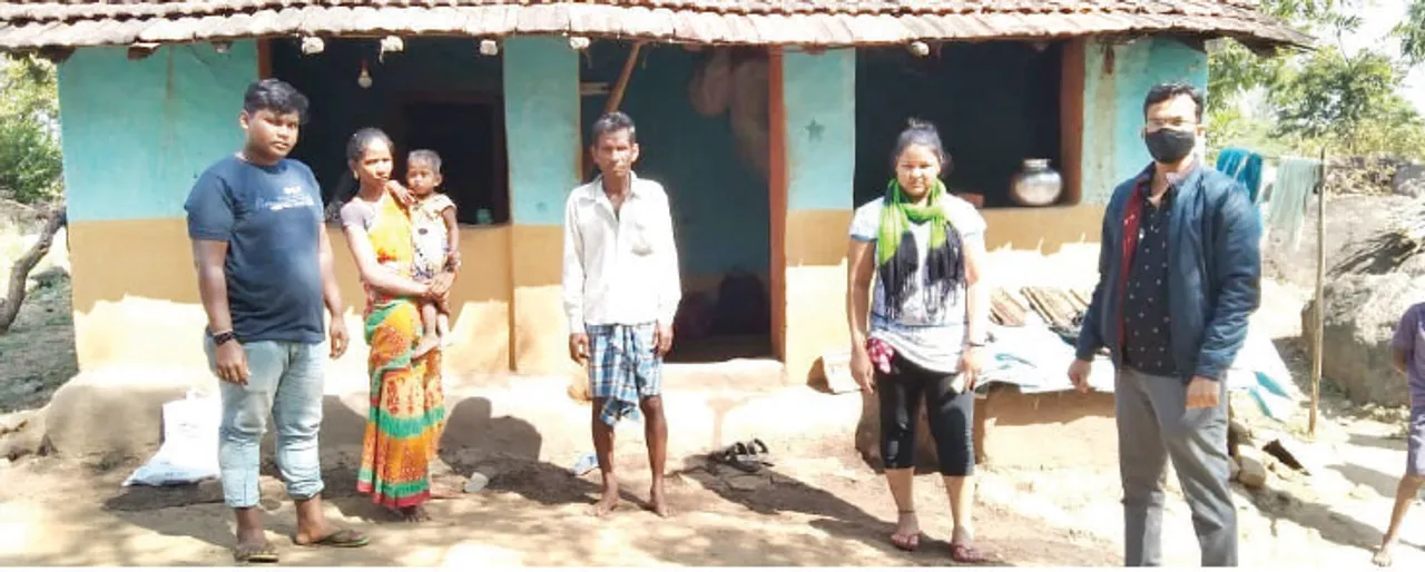  ୧୨ ବର୍ଷ ତଳେ ମାଥିଲିରୁ ନିଖୋଜ ଝିଅ ଦିଲ୍ଲୀରୁ ଉଦ୍ଧାର, ହଜିଲା ଝିଅକୁ ପାଇ ପରିବାରରେ ଖୁସିର ଲହରି