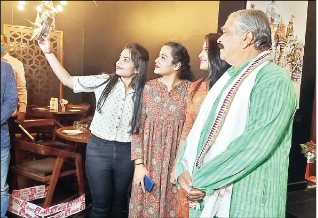  ସୁର ରାଉତରାୟଙ୍କ ସହ କଥା ହେଲା ରୋବୋ