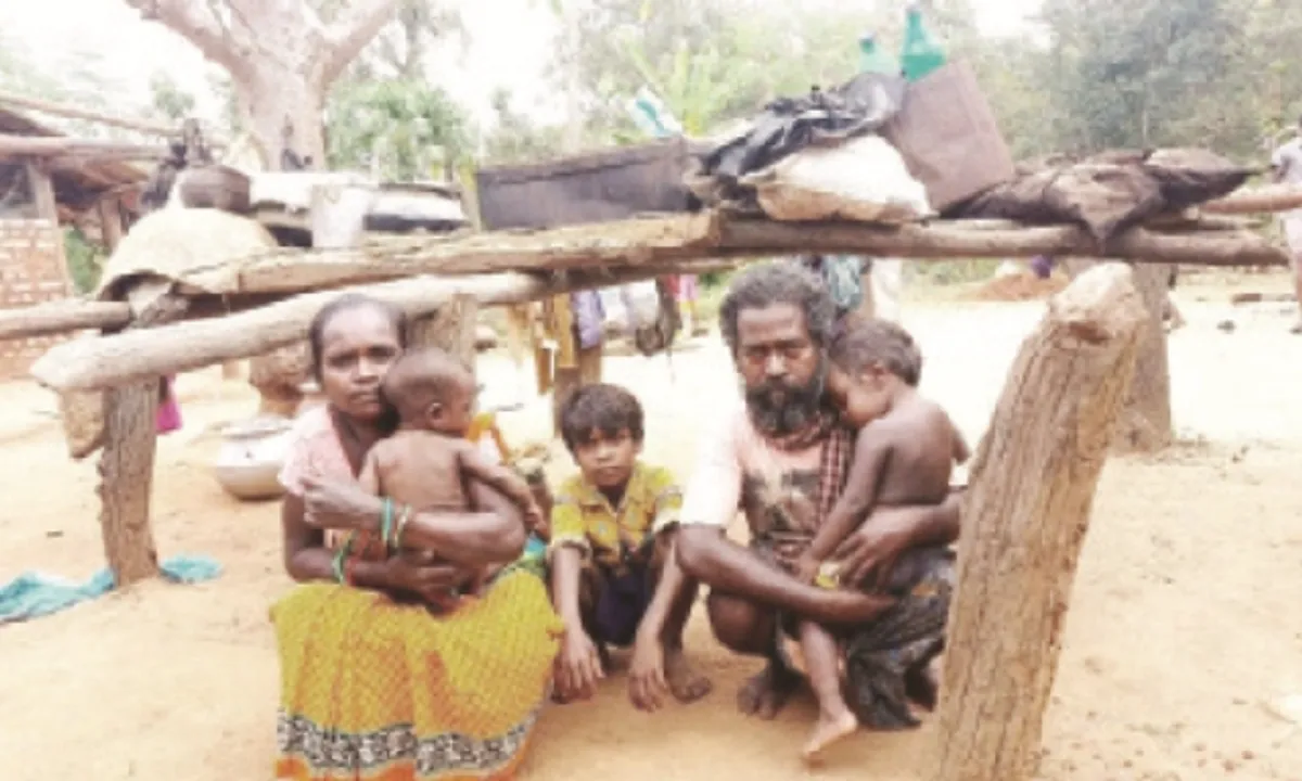  ମୌଳିକ ଆବଶ୍ୟକତାରୁ ବଞ୍ଚିତ ଭୂମିହୀନ ପରିବାର